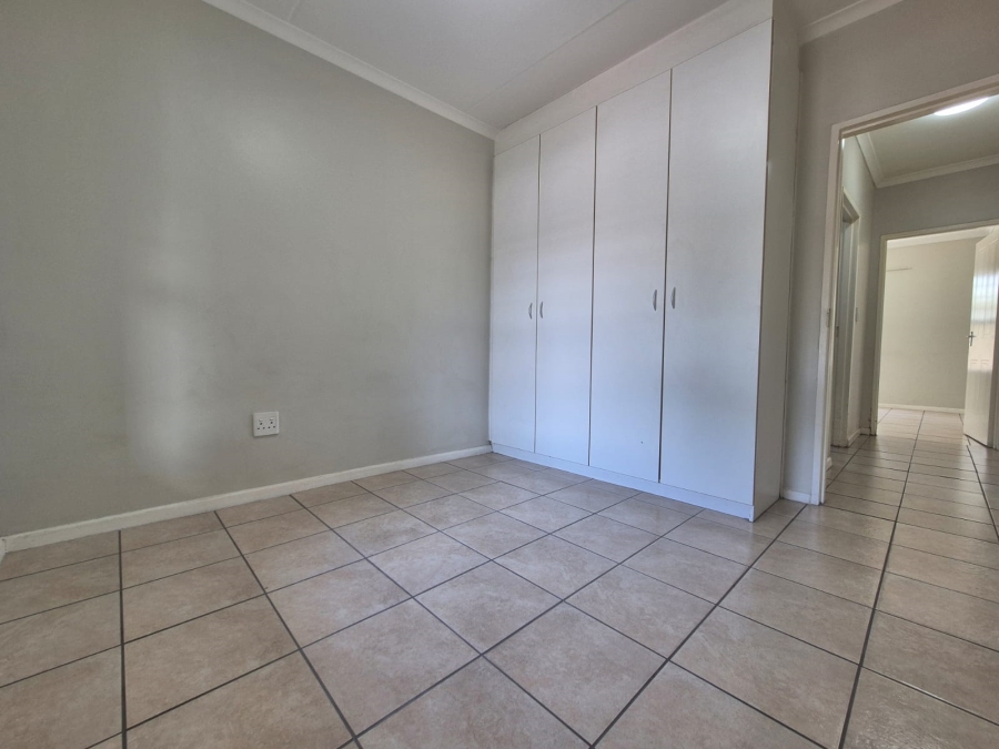 To Let 2 Bedroom Property for Rent in Protea Heights Western Cape